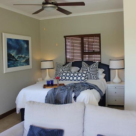Karee & Wild Olive Guest Lodge Hekpoort Bagian luar foto