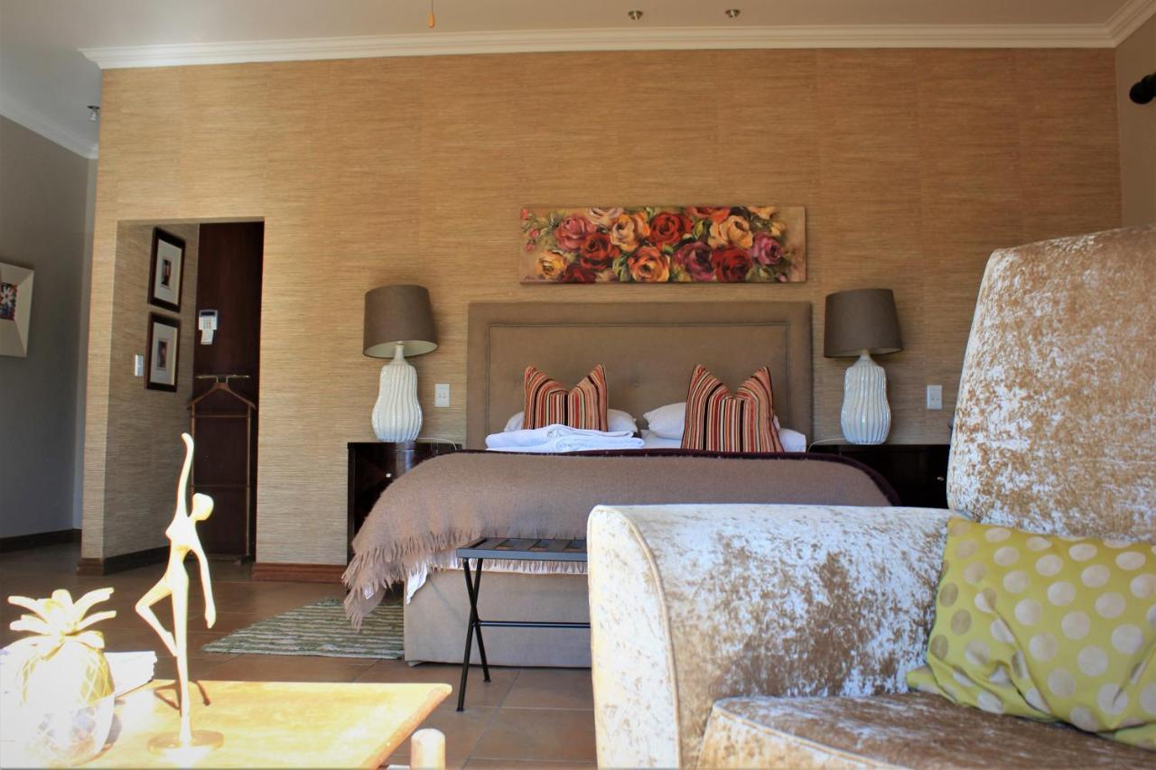 Karee & Wild Olive Guest Lodge Hekpoort Bagian luar foto