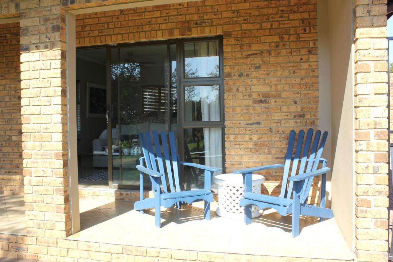 Karee & Wild Olive Guest Lodge Hekpoort Bagian luar foto