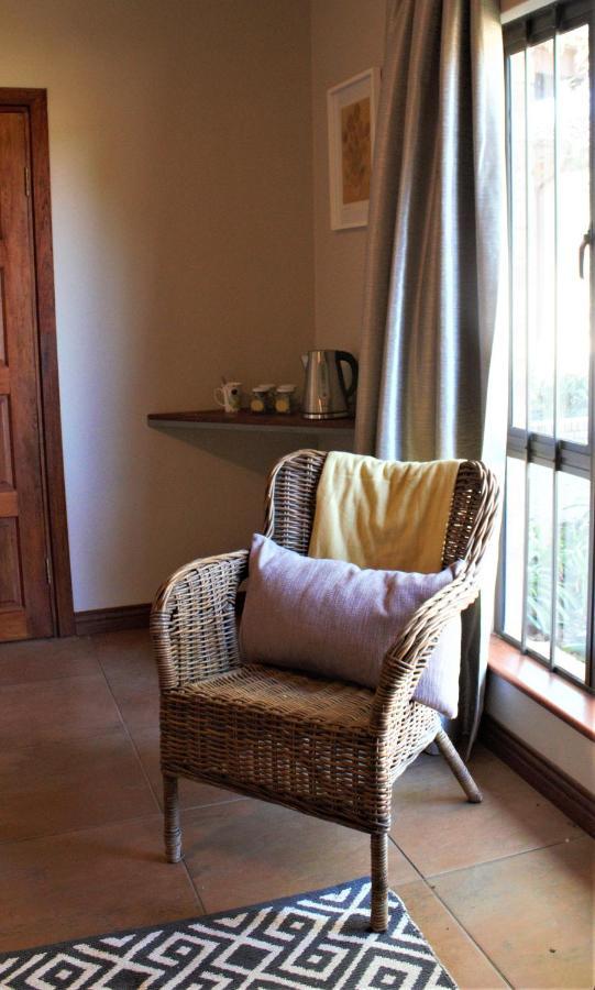 Karee & Wild Olive Guest Lodge Hekpoort Bagian luar foto